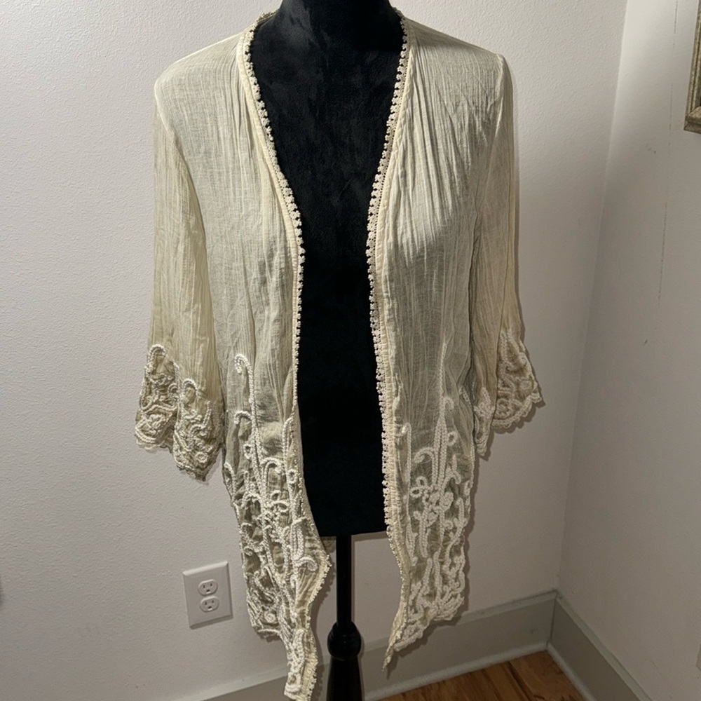 Soft Surroundings Sz M natural neutral tan beige embroidered cover‎ up / topper